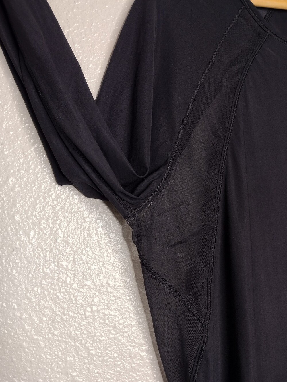 Lululemon Black Lightweight Long Sleeve Athletic Top Sz 10 - Picture 7 of 15